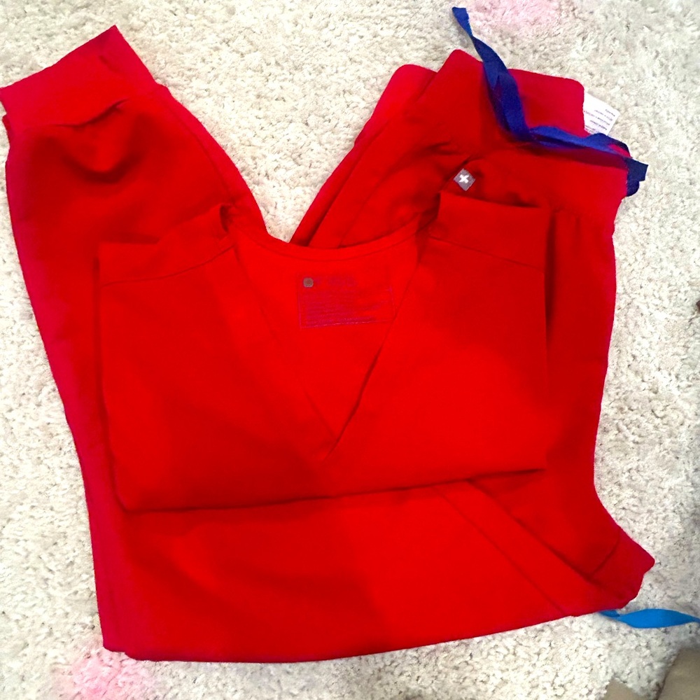 Figs High Wasted Winning Red Jogger set